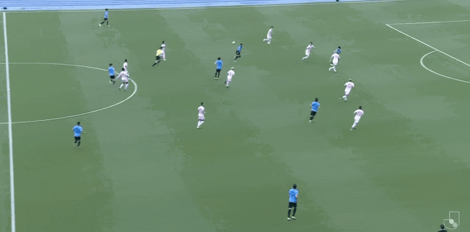 ⚽日职联半场：高井幸大头球造险，川崎前锋暂0-0大阪樱花